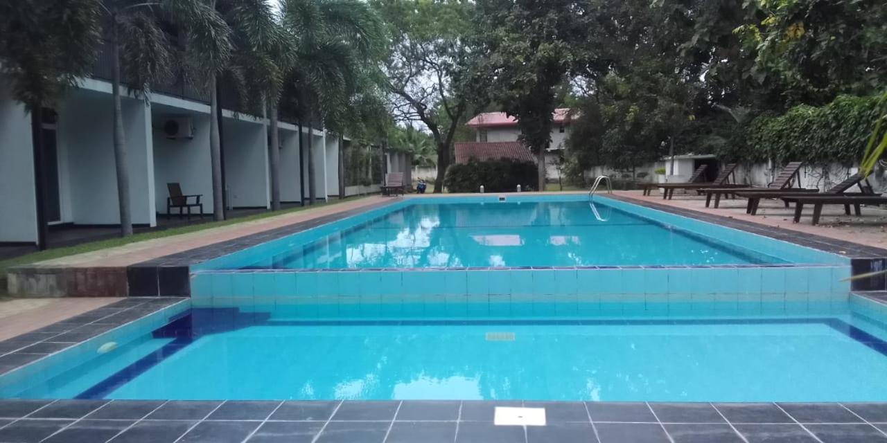 Samwill Holiday Resort Kataragama Bagian luar foto