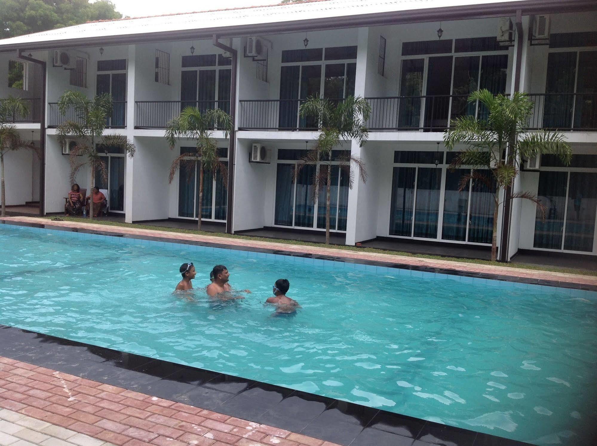 Samwill Holiday Resort Kataragama Bagian luar foto